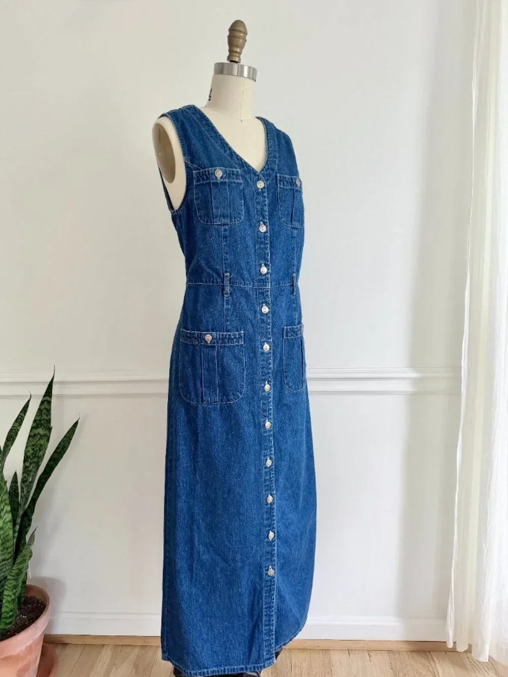 Vintage Denim Sleeveless Button-Front Maxi Dress with Pockets - Picture 3 of 7